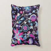 モダンペイズリー:伝統的東洋模様。 アクセントクッション (正面(垂直))