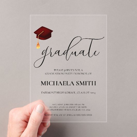 モダンマルーンのキャップ 高校卒業パーティー アクリル招待状 (インサイチュ (ポータブル))