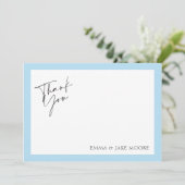 モダンミニマエレガントリストのライトブルー縁どスクリプト サンキューカード (スタンド正面)