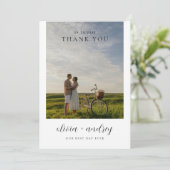 モダンミニマモノグラムのリ写真結婚の サンキューカード (スタンド正面)