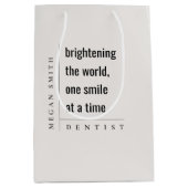 モダンミニマルシンプルはっきりした歯医者ギフト ミディアムペーパーバッグ (正面)