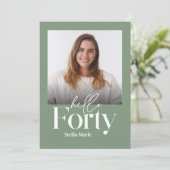 モダンミニマルシンプルサージグリーン40歳 招待状 (スタンド正面)