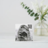 モダンミニマルシンプル写真QRコードプロフェッショナル スクエア名刺 (スタンド正面)