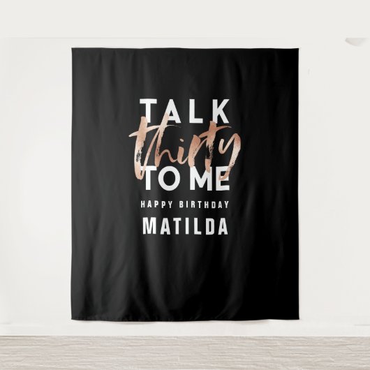 モダンミニマルタイポグラフィバラ金ゴールド30番目 タペストリー (正面)