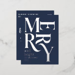 モダンミニマル伝統的クリスマス 箔シーズンポストカード<br><div class="desc">レトロモダンミニマルヴィンテージグラフィックタイポグラフィネイビーブルーメリークリスマスホリデーカード。おもしろいのはっきりした休日コレクションの一部。フォイル実在は、上品なデザイナーtouchを追加。</div>