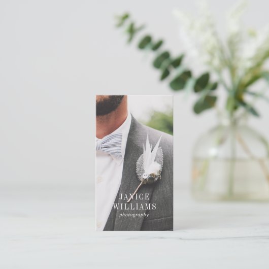 モダンミニマル結婚黒の写真エレガント 名刺 (スタンド正面)