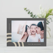 モダンメリーTaupeとGray Christmas Photo Card (スタンド正面)