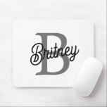 モダンモノグエレガントラム名ブラックグレースクリプト マウスパッド<br><div class="desc">モノグラモダンム名ブラックグレースクリプトマウスパッドは、あなたのワークスペースのためのシックで機能的なアクセサリーである。スクリプトお洒落フォントにモノグラムと名前を付けパーソナライズされたた黒とグレーのデザインを搭載しエレガント、このマウスパッドは洗練されたtouchをデスクに追加する。作業環境の向上、スムーズなマウス移動、セットアップへのパーソナルtouchの追加に最適。オフィスでも自宅でも、このマウスパッドはスタイルと実用性を兼ね備えている。特定のもしデザインアイディアを持っているか救済、カスタマイゼーションを必要としているだけ教えて!</div>