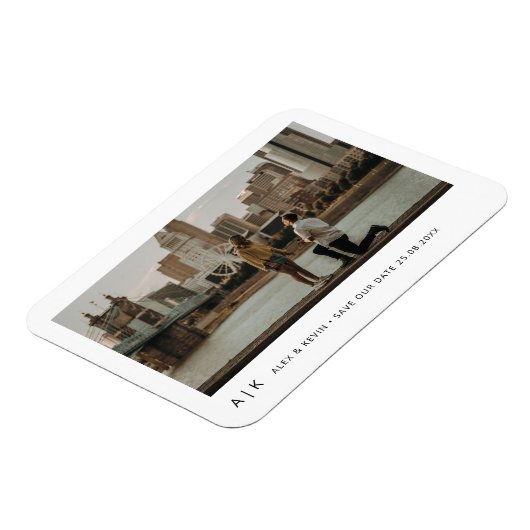 モダンモノグラスタイリッシュム写真の日付の保存 マグネット (左側)