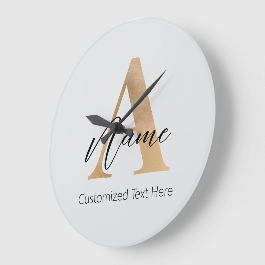 モダンモノグラムのイニシャルA名パーソナライズされた ラージ壁時計 (傾斜)