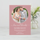 モダンラウンドフォトフレームほこりっぽいバラ結婚ズ サンキューカード (スタンド正面)