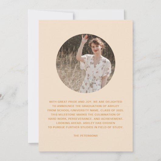 モダンレトロイエロータイポグラフィ写真卒業 案内状 (裏面)