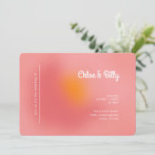 モダンレトログラデーションピンクオレンジRSVP結婚の 招待状 (スタンド正面)