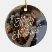 モダンレトロメリーと結婚した写真はっきりしたScript セラミックオーナメント (正面)