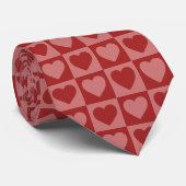 モダンレトロレッドとピンクのミニマルハートパターン ネクタイ (ロール)