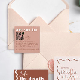モダンレトロ淡い色のテラコッタRSVP QRコードカード エンクロージャーカード