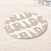 モダンレトロ花嫁のブライズメイドパーティー ヴィンテージ ラウンドペーパーコースター (アングル)