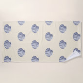 モダンヴィンテージネイビーブルーオンベージュクリーム ビーチタオル (正面)