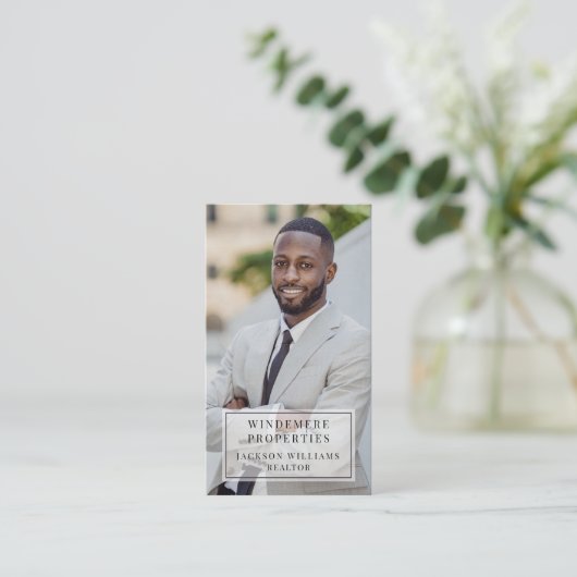 モダン不動産仲介業者実在写真名刺 名刺 (スタンド正面)