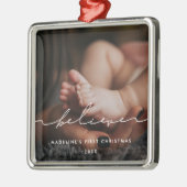 モダン信じベビー初めてのクリスマス写真 メタルオーナメント (左)