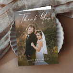 モダン写真のスクリプ結婚ト サンキューカード<br><div class="desc">書きモダン書の写真のサンキューカードは手で文字を結婚あなた感謝してい、ポートレートの写真を備えています。内部にはメッセージが含まれています自分の手を好んで手を取るか削除することができますパーソナライズまたは削除する。このクリックデザインに対する編集ボタン。</div>