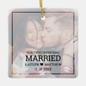モダン初めてのクリスマスの結婚した色あせた写真 セラミックオーナメント (正面)