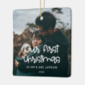 モダン初めてのクリスマスの結婚写真 セラミックオーナメント (左)