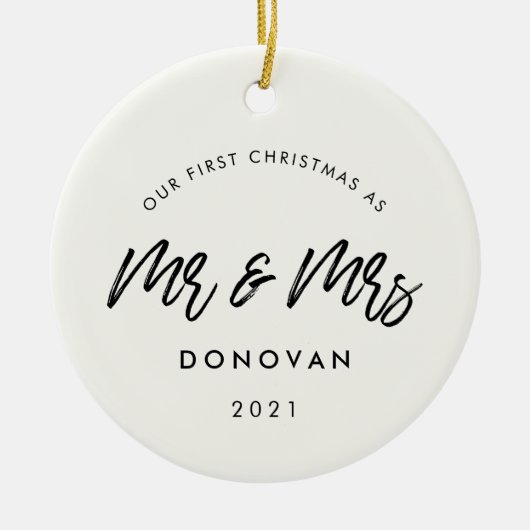 モダン初めてのクリスマスの結婚写真 セラミックオーナメント (正面)