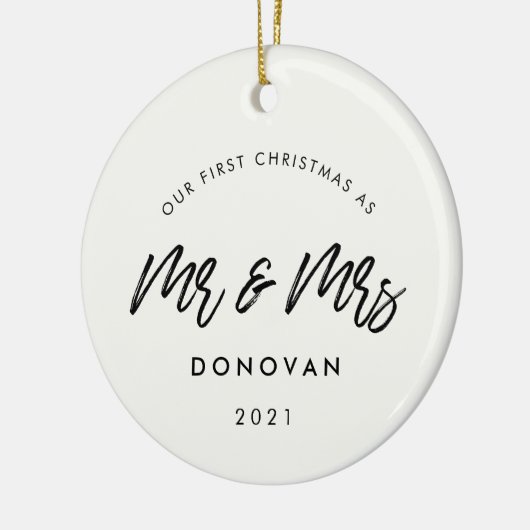 モダン初めてのクリスマスの結婚写真 セラミックオーナメント (左)