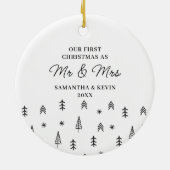 モダン初めてのクリスマス結婚したのミセスの結婚 セラミックオーナメント (裏面)