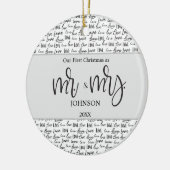 モダン初めてのクリスマス結婚したは贈り結婚物を愛する セラミックオーナメント (左)