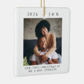 モダン初めてのクリスマス結婚した写真 セラミックオーナメント (右)
