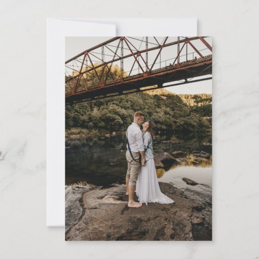 モダン型素朴金ゴールドレタリング写真結婚の 招待状 (裏面)