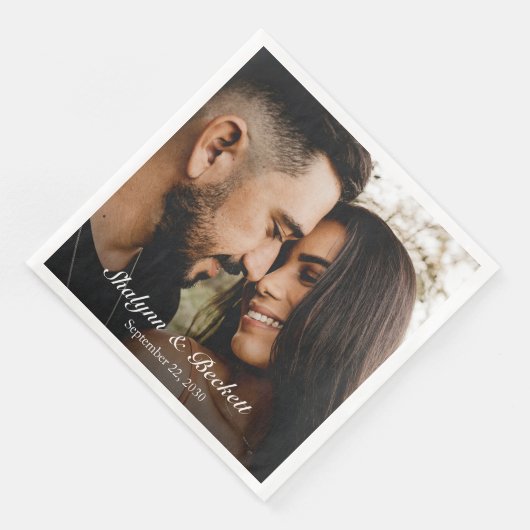 モダン婚約写真 (コーナー)