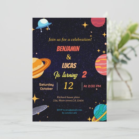 モダン宇宙ツインズ男の子の誕生日パーティーの招待 招待状 (スタンド正面)