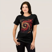 モダン抽象的スパイラル 赤・黒・金 トライブレンドTシャツ (正面全面)