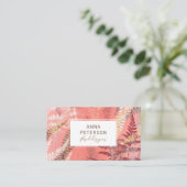 モダン抽象芸術エレガントコーラルピンクシダの葉 名刺 (スタンド正面)