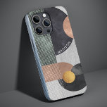 モダン抽象芸術幾何大理石名前をカスタムする iPhone 13ケース<br><div class="desc">抽象芸術モダンジオメトリック大理石名前をカスタムするiPhoneケースは、白いスクリプトでバラと名前を持つ灰色の大理石の背景に黒、金ゴールド金ゴールドおよび水の色のジオメトストライプリ形状を備えモダンていパーソナライズされたる。表示された文字・ボックスで文字を編集してパーソナライズ©Evco Studio www.zazzle.com/store/evcostudioによる設計</div>