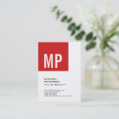 モダン文字はっきりしたモノグラムレッドホワイトプロフェッショナル 名刺 (スタンド正面)