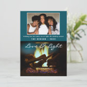 モダン暖炉の火の木の居心地の良いクリスマスフォト カード (スタンド正面)