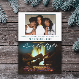 モダン暖炉の火の木の居心地の良いクリスマスフォト カード