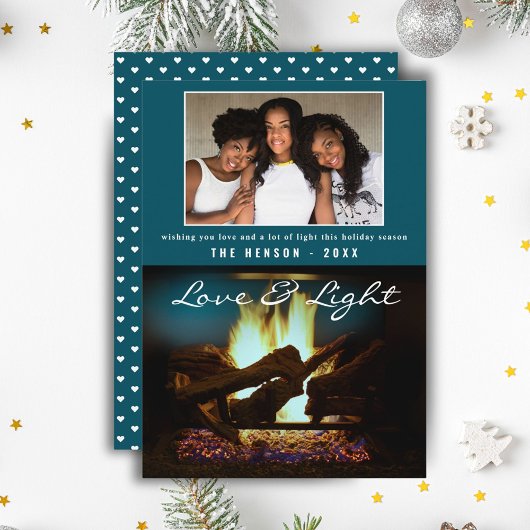 モダン暖炉の火の木の居心地の良いクリスマスフォト カード