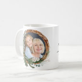 モダン母の台本の葉のリース写真休日 コーヒーマグカップ (正面左)