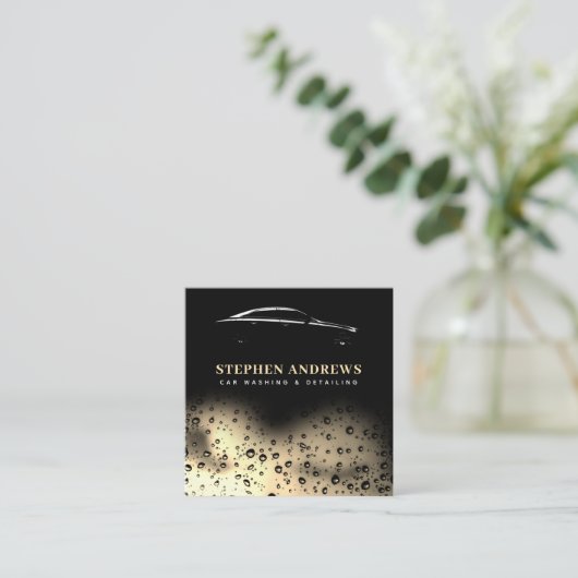 モダン洗車洗浄車のQRコード金ゴールド スクエア名刺 (スタンド正面)