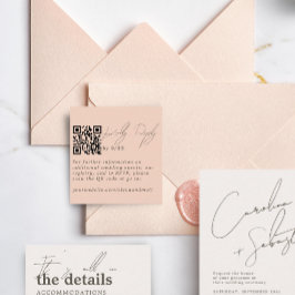 モダン淡い色のミニマルサーモンRSVP QRコードカード エンクロージャーカード