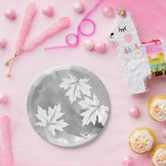 モダン灰色の水色とカエデ葉ラ ペーパープレート (パーティー)