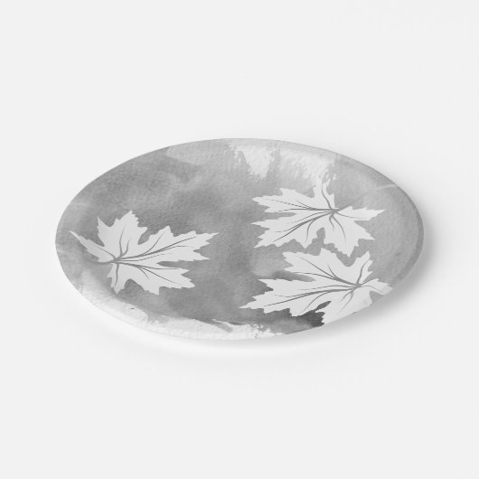 モダン灰色の水色とカエデ葉ラ ペーパープレート (アングル)