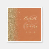 モダン燃えたオレンジ色の金ゴールドグリッター結婚エッジ スタンダードカクテルナプキン (正面)