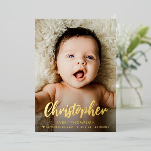 モダン男の赤ちゃん名スクリプトカスタムフォト誕生 箔シーズンカード (立ち正面)