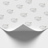 モダン白淡い色の白いクリスマスバルブギフト ラッピングペーパー (角)